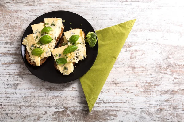 Sandwiches with Roquefort cheese — Stock Photo, Image